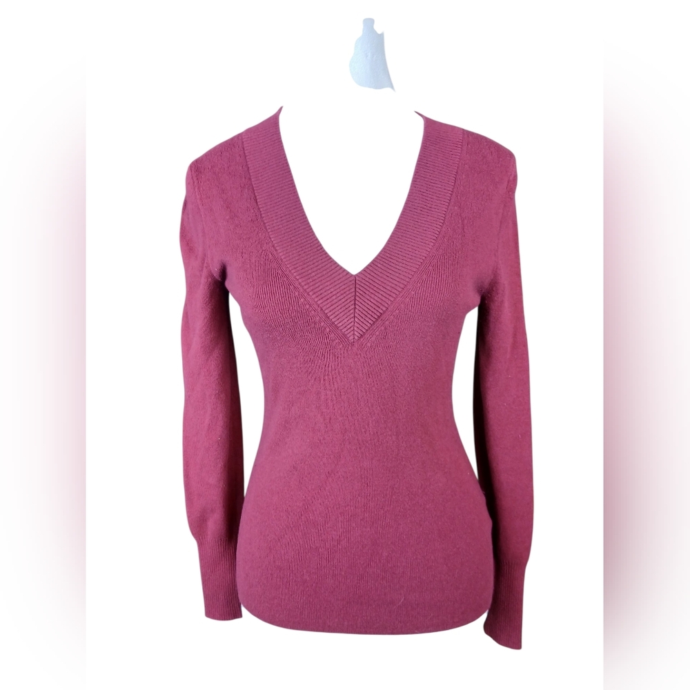 🍂 Banana Republic V-Neck Sweater - Deep Reddish Pink - Extra Small Euc